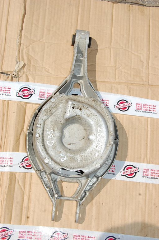 Рычаг задней подвески поперечный нижний задний правый INFINITI G35 03-07 551B0-AL500 Б/У