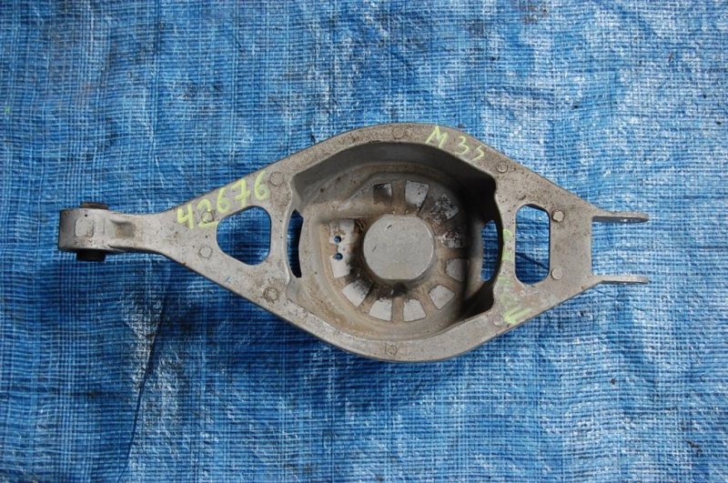 Рычаг задней подвески поперечный нижний задний правый INFINITI M35/M45 04-10 551B0-EG000 Б/У