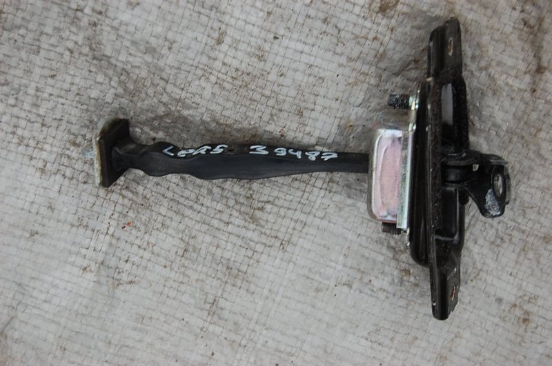 Ограничитель двери передний правый NISSAN LEAF 10-17 Б/У