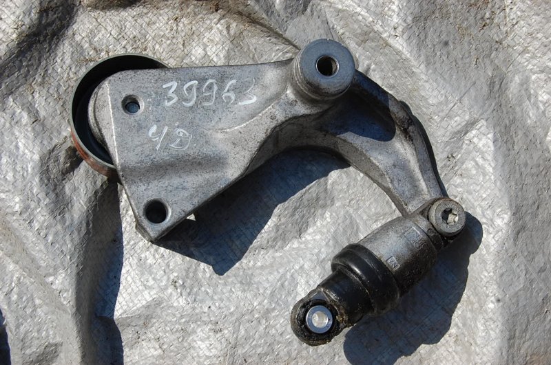 Запчасть натяжитель ремня генератора HONDA CIVIC 4D 06-11 FD Б/У Натяжитель ремня генератора HONDA CIVIC 4D 06-11 FD Б/У