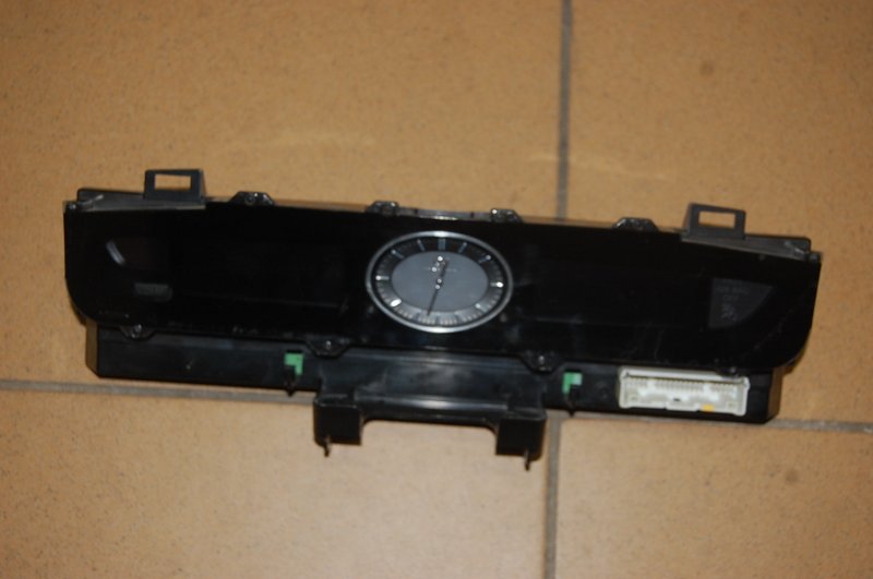 Часы INFINITI G35 03-07 27760-AC75A Б/У