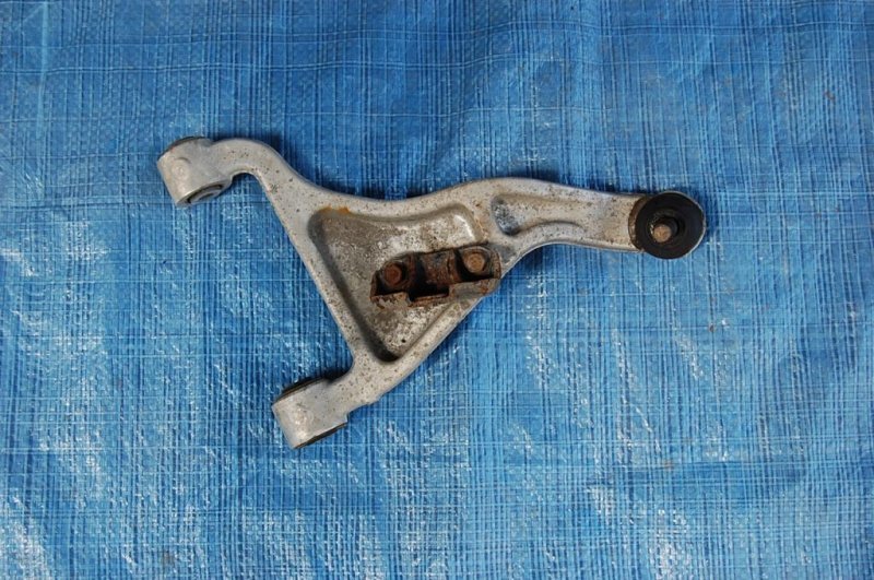 Рычаг задней подвески поперечный верхний задний правый FX S50 03-08