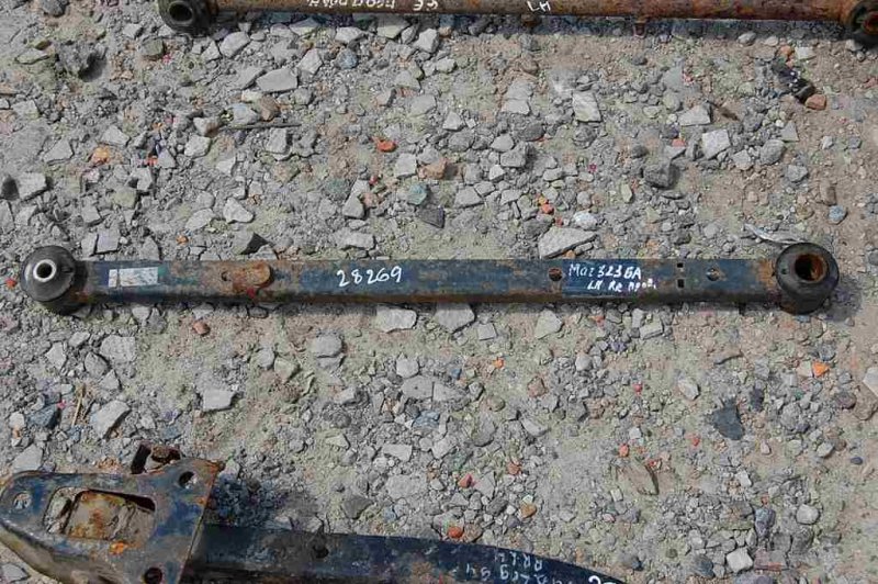 Рычаг задней подвески продольный задний левый MAZDA 323 BA 94-97 BC5B-28-200 Б/У