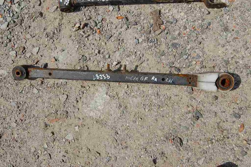 Рычаг задней подвески продольный задний левый MAZDA 626 GF 97-02 Б/У