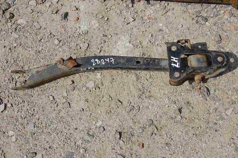 Рычаг задней подвески продольный задний левый SUBARU IMPREZA 92-00 Б/У