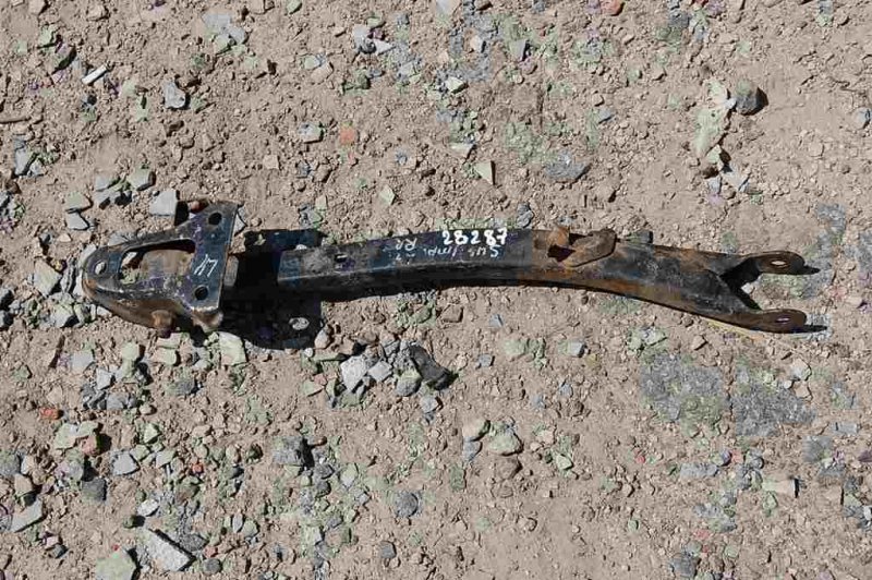 Рычаг задней подвески продольный задний левый SUBARU IMPREZA 92-00 Б/У