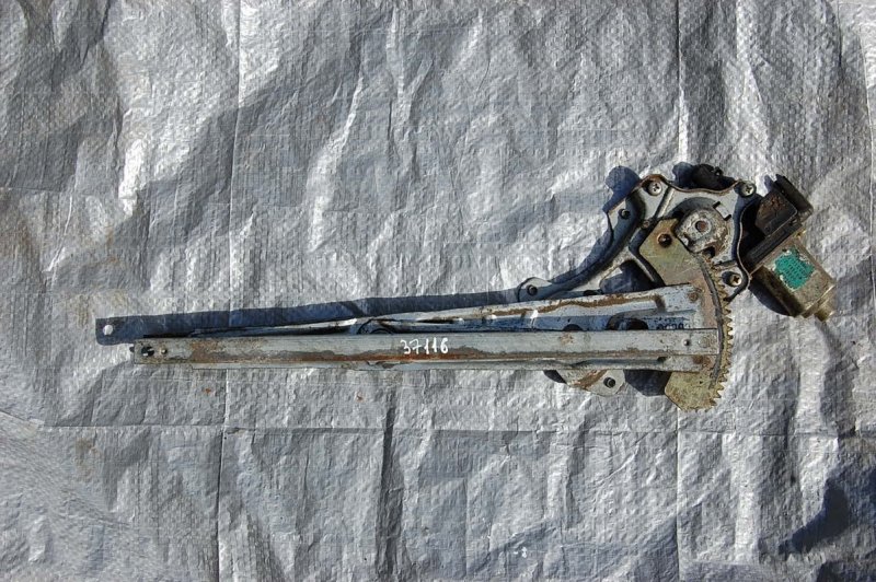 Стеклоподъемник задний левый FX S50 03-08