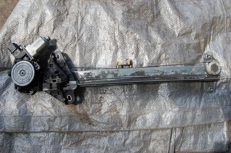 Стеклоподъемник задний левый HONDA CIVIC 5D 06-11 Б/У