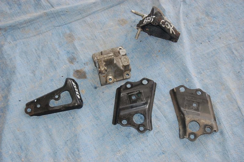 Запчасть кронштейн двигателя TOYOTA COROLLA 150 06-13 Б/У Кронштейн двигателя TOYOTA COROLLA 150 06-13 Б/У