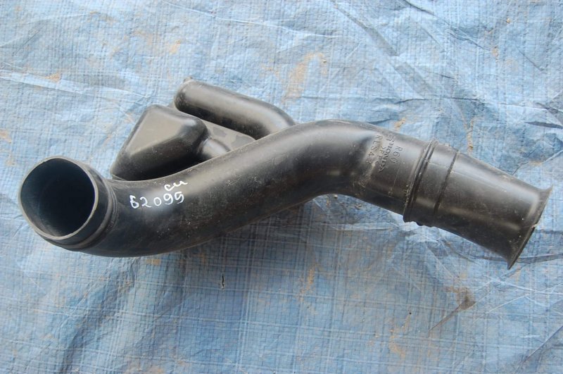 Патрубок воздушного фильтра HONDA ACCORD CU8 / TSX 08-14 17253-R60-U00 Б/У