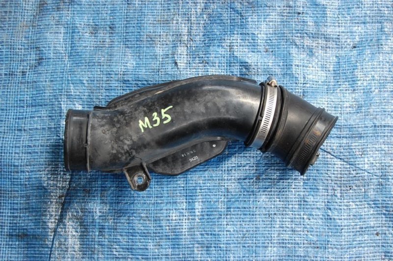Патрубок воздушного фильтра INFINITI M35/M45 04-10 16576-EG000 Б/У