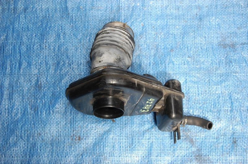 Запчасть патрубок воздушного фильтра NISSAN MURANO Z50 02-07 16576-CA000 Б/У Патрубок воздушного фильтра NISSAN MURANO Z50 02-07 16576-CA000 Б/У