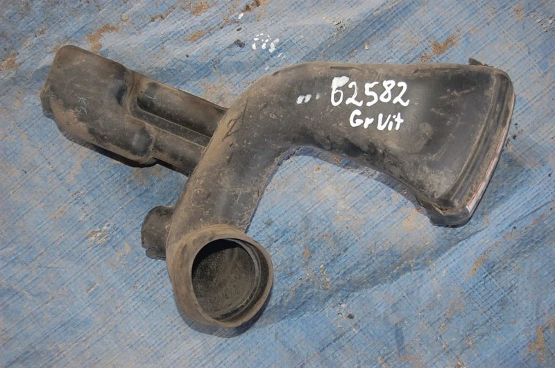 Патрубок воздушного фильтра SUZUKI GRAND VITARA 05-15 Б/У