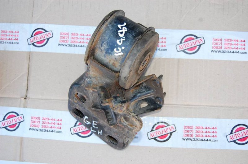 Запчасть подушка двигателя левая MAZDA 626 GE 91-97 GE6T-39-070A Б/У Подушка двигателя левая MAZDA 626 GE 91-97 GE6T-39-070A Б/У