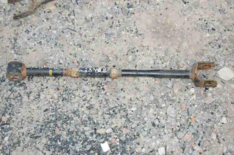 Рычаг задней подвески поперечный нижний задний правый TOYOTA PRIUS - 20 03-11 Б/У