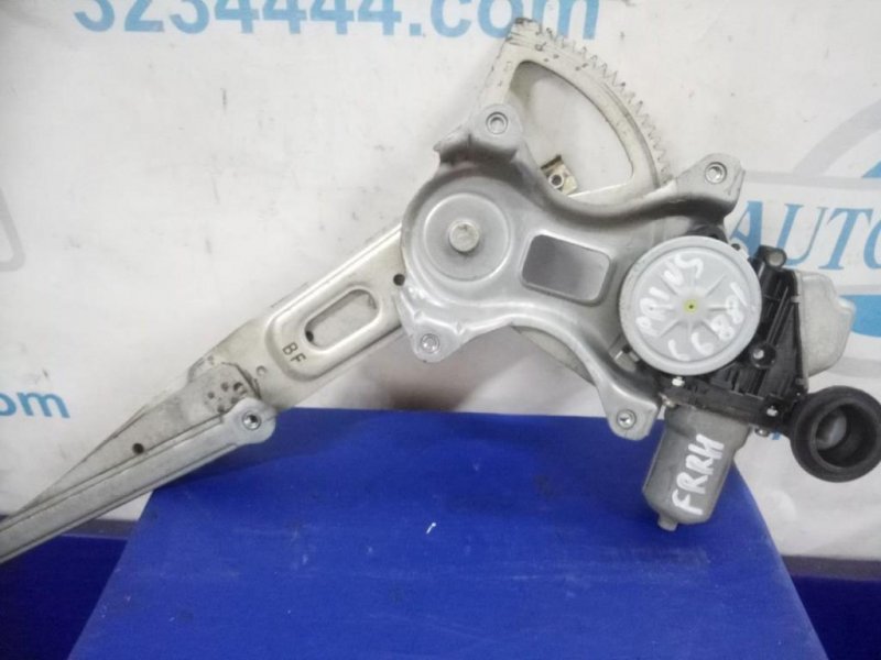 Запчасть стеклоподъемник передний правый TOYOTA PRIUS - 30 09-17 69801-52070 Б/У Стеклоподъемник передний правый TOYOTA PRIUS - 30 09-17 69801-52070 Б/У