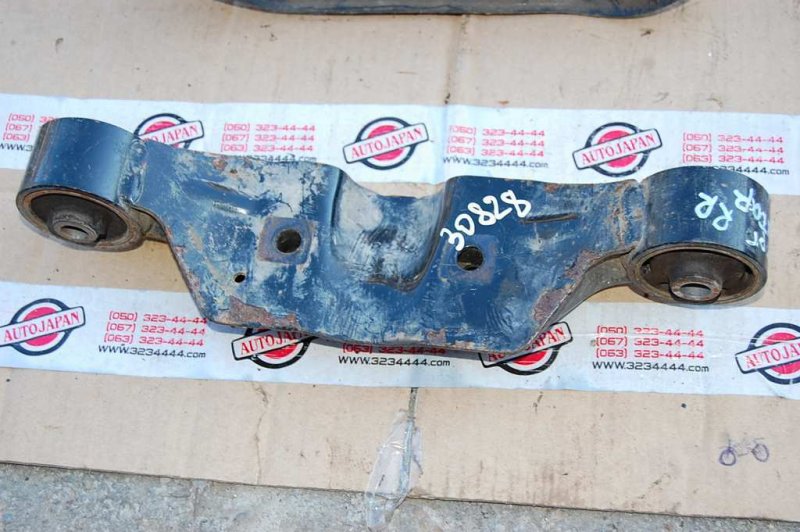 Кронштейн редуктора SUBARU IMPREZA 00-07 GD/GG 41310AJ00A Б/У