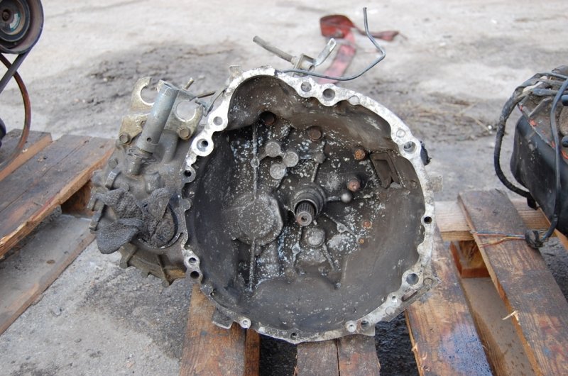 МКПП TOYOTA COROLLA E90 87-91 Б/У