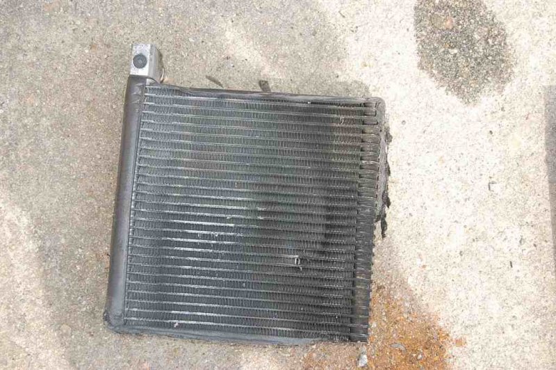 Запчасть испаритель кондиционера INFINITI FX S50 03-08 Б/У Испаритель кондиционера INFINITI FX S50 03-08 Б/У