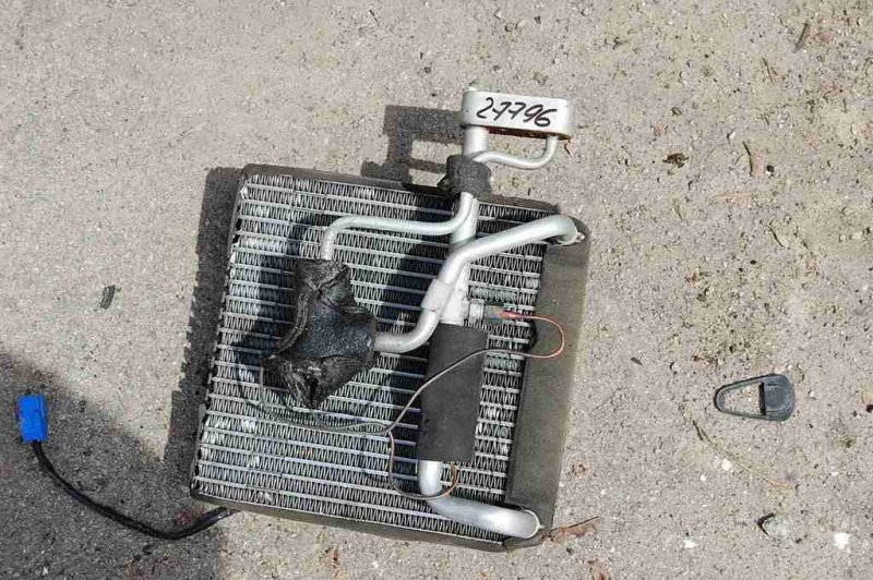 Испаритель кондиционера MAZDA PREMACY 98-03 Б/У