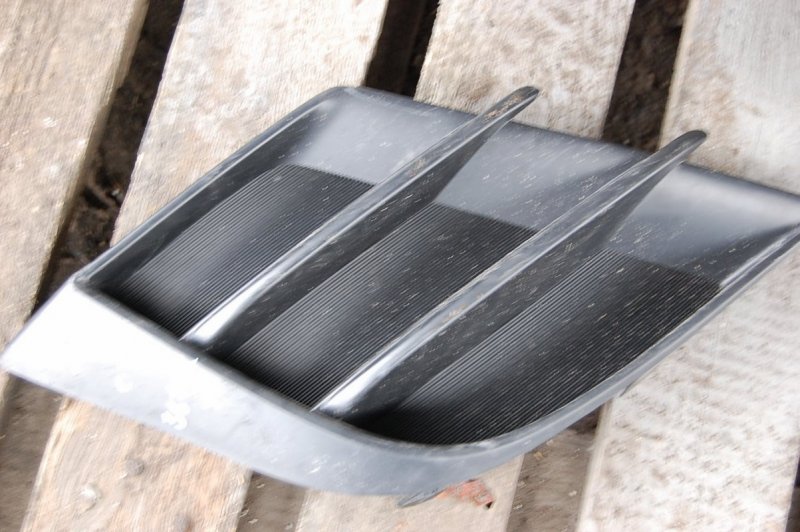 Запчасть накладка противотуманной фары MAZDA 3 BL 09-13 Б/У Накладка противотуманной фары MAZDA 3 BL 09-13 Б/У