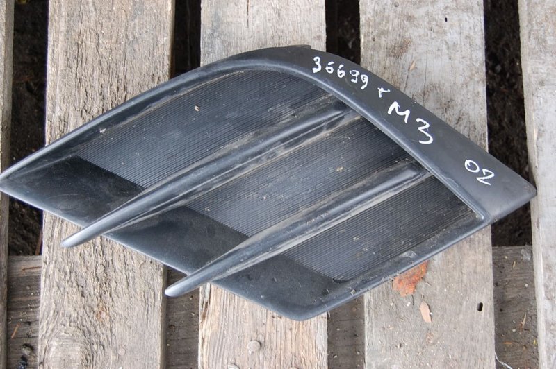 Запчасть накладка противотуманной фары MAZDA 3 BL 09-13 Б/У Накладка противотуманной фары MAZDA 3 BL 09-13 Б/У