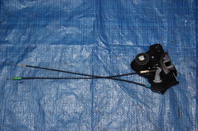 Замок двери передний правый RAV4 05-12 Замок двери передний правый RAV4 05-12