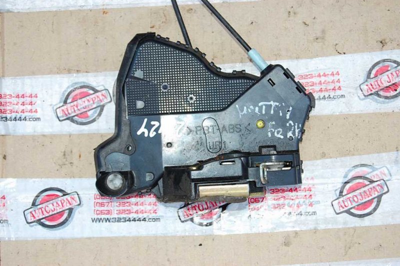 Запчасть замок двери передний правый TOYOTA MATRIX 02-08 69030-02130 Б/У Замок двери передний правый TOYOTA MATRIX 02-08 69030-02130 Б/У