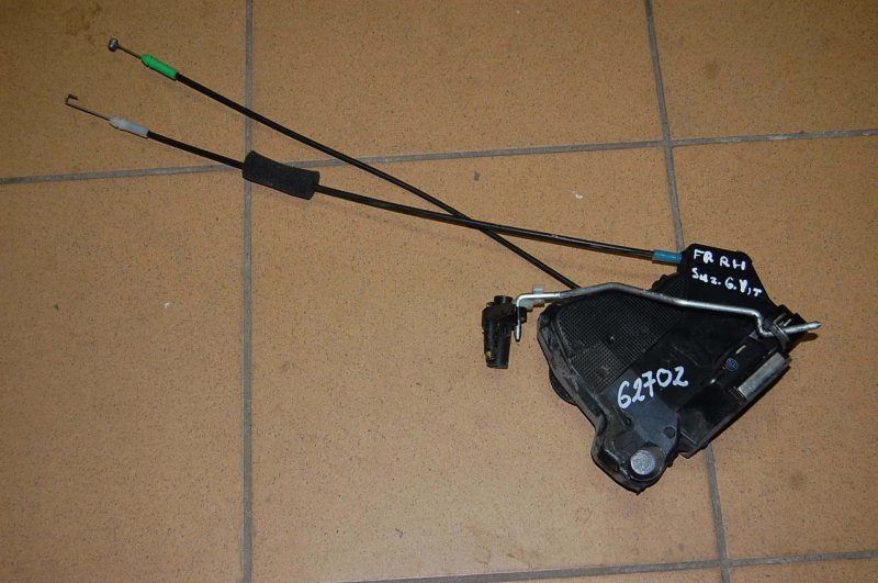 Замок двери передний правый SUZUKI GRAND VITARA 05-15 82210-65J71 Б/У