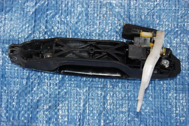 Ручка двери наружная задняя правая RAV4 05-12