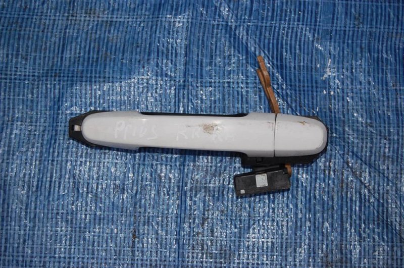 Запчасть ручка двери наружная задняя правая TOYOTA PRIUS - 20 03-11 Б/У Ручка двери наружная задняя правая TOYOTA PRIUS - 20 03-11 Б/У