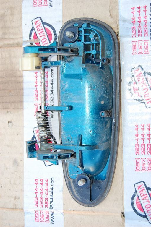 Запчасть ручка двери наружная задняя правая MAZDA 626 GE 91-97 Б/У Ручка двери наружная задняя правая MAZDA 626 GE 91-97 Б/У