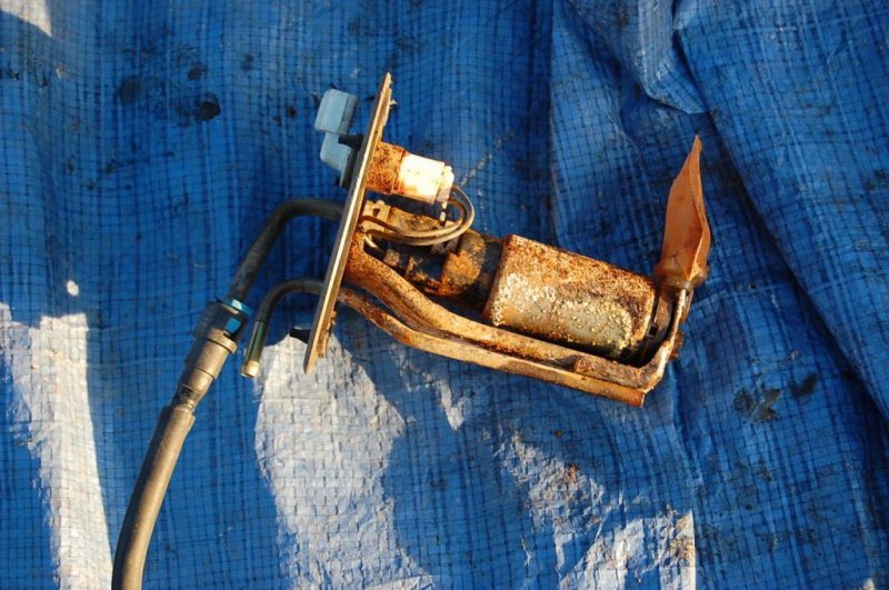 Запчасть топливный насос MITSUBISHI GALANT 97-03 Б/У Топливный насос MITSUBISHI GALANT 97-03 Б/У