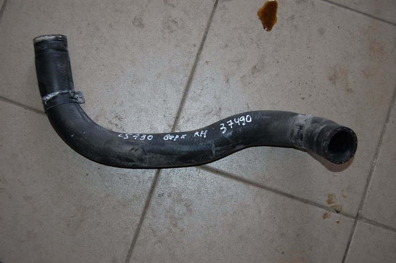 Патрубок системы охлаждения LEXUS LS430 00-06 16572-50180 Б/У