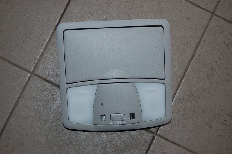 Плафон салона NISSAN LEAF 10-17 26430-1LA2A Б/У