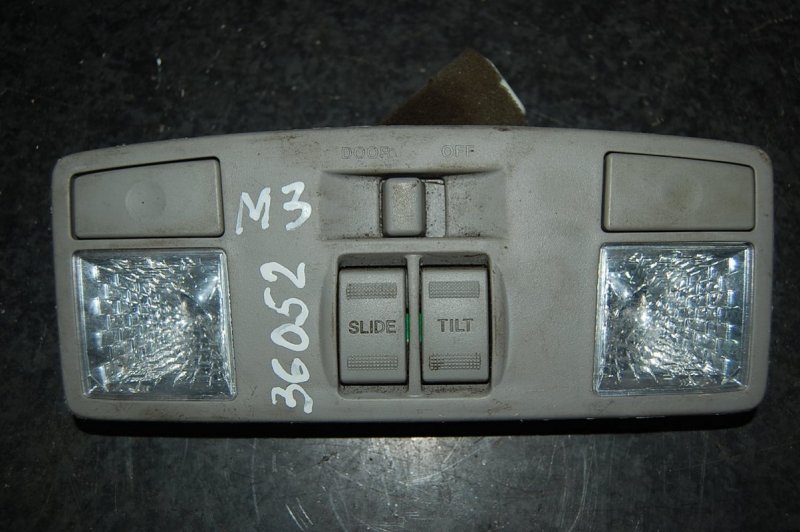 Плафон салона MAZDA 3 BK 03-08 GJ6R-69-970A77 Б/У