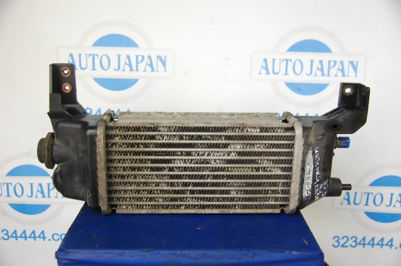 Радиатор интеркулера MAZDA 323 BJ 98-2003 RF4P-13-565A Б/У