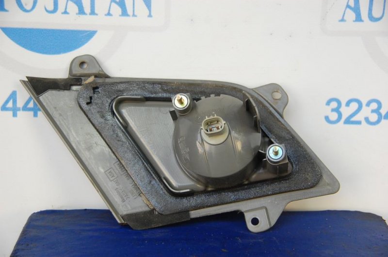 Фонарь внутренний задний правый INFINITI M35/M45 04-10