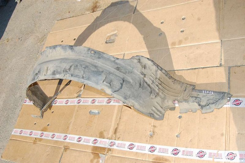 Подкрылок передний правый NISSAN BLUEBIRD 91-97