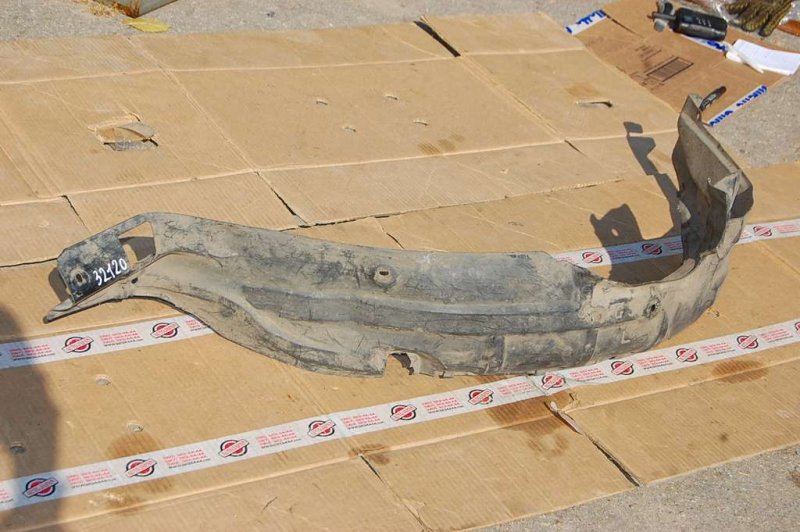 Подкрылок передний левый MAZDA 626 GD 87-91