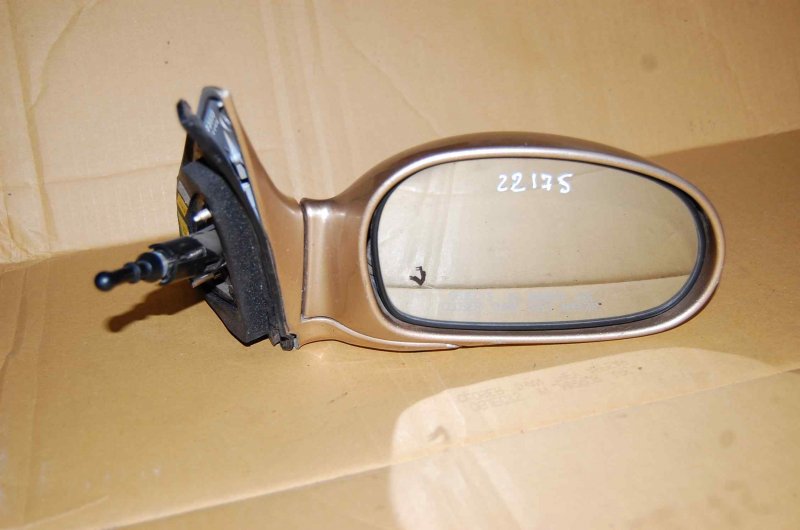 Запчасть зеркало правое KIA RIO DC 2000-2005 0K31A-69120C02 Б/У Зеркало правое KIA RIO DC 2000-2005 0K31A-69120C02 Б/У