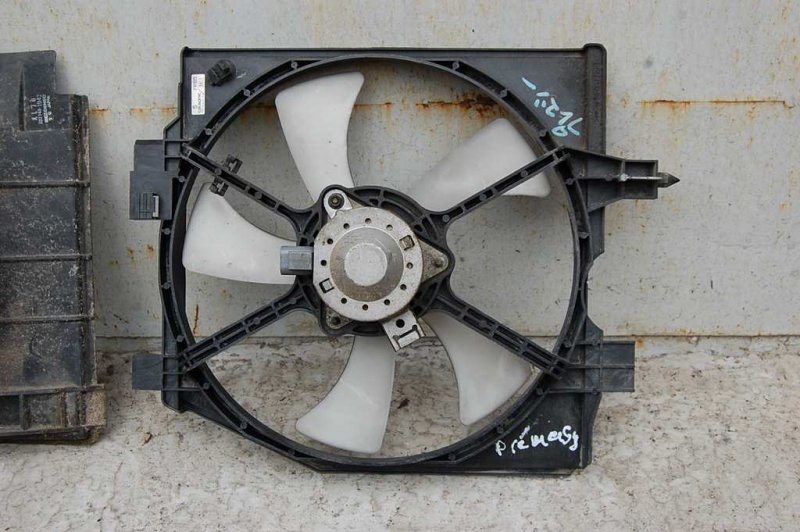 Диффузор вентилятора основного радиатора MAZDA PREMACY 98-03 FP85-15-035A Б/У