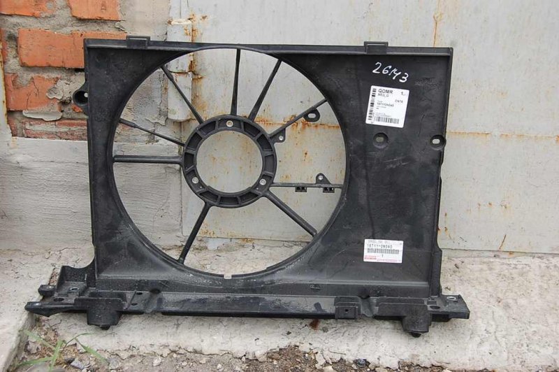 Диффузор вентилятора основного радиатора TOYOTA AURIS 06-12 167110N040 новая