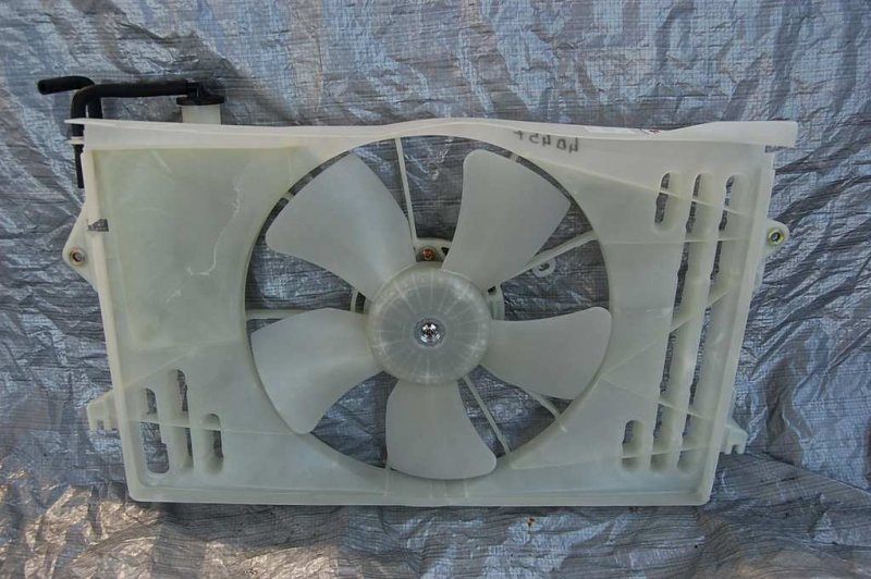 Диффузор вентилятора основного радиатора AVENSIS 03-08