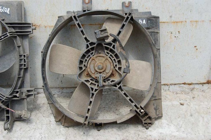 Диффузор вентилятора основного радиатора MAZDA 323 BA 94-97 AZ03-15-140A Б/У