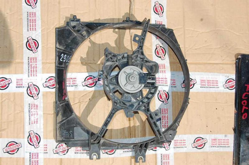 Диффузор вентилятора основного радиатора MAZDA 323 BJ 98-2003 B6BG-15-210A Б/У
