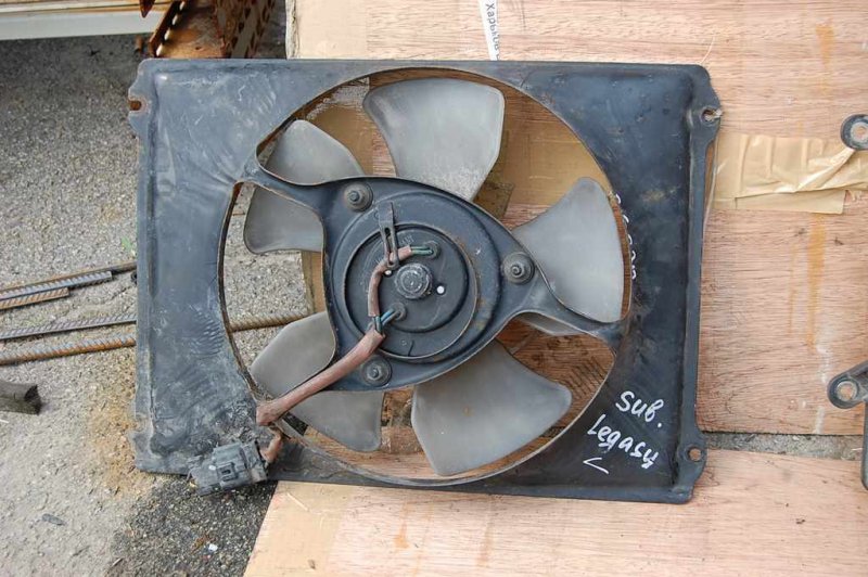 Запчасть диффузор вентилятора основного радиатора SUBARU LEGACY 94-98 BG/BD 45137AC030 Б/У Диффузор вентилятора основного радиатора SUBARU LEGACY 94-98 BG/BD 45137AC030 Б/У