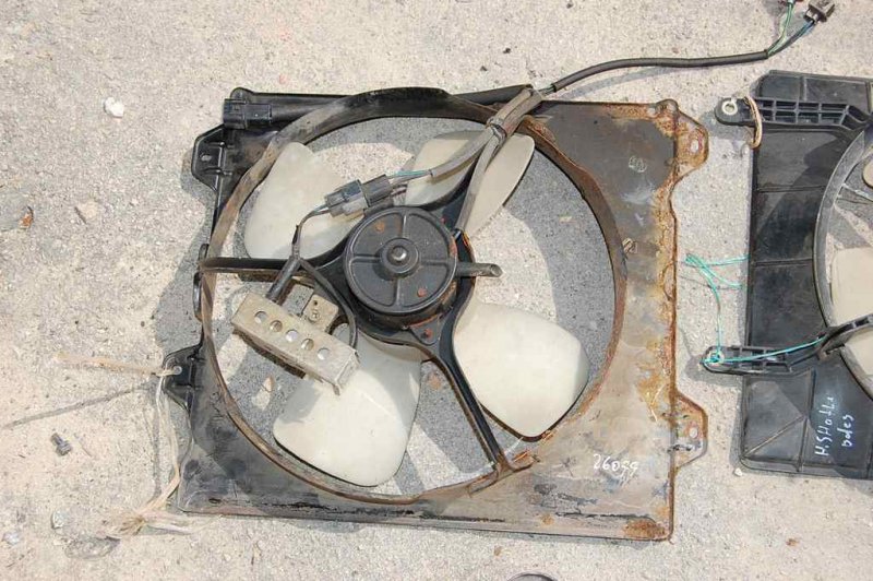 Запчасть диффузор вентилятора основного радиатора MITSUBISHI SIGMA 90-96 MB660015 Б/У Диффузор вентилятора основного радиатора MITSUBISHI SIGMA 90-96 MB660015 Б/У