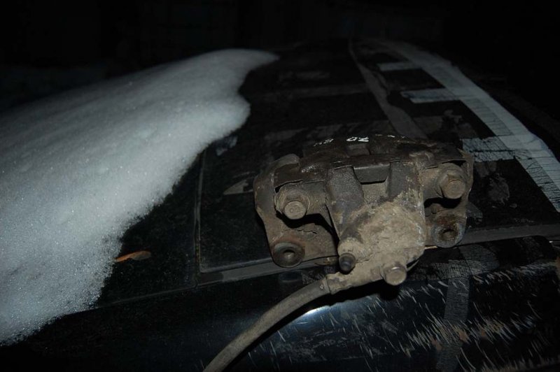 Суппорт тормозной задний правый LX570 07-15 Суппорт тормозной задний правый LX570 07-15