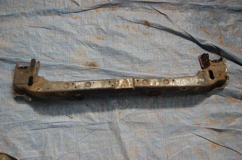 Панель передняя MITSUBISHI SIGMA 90-96 Б/У